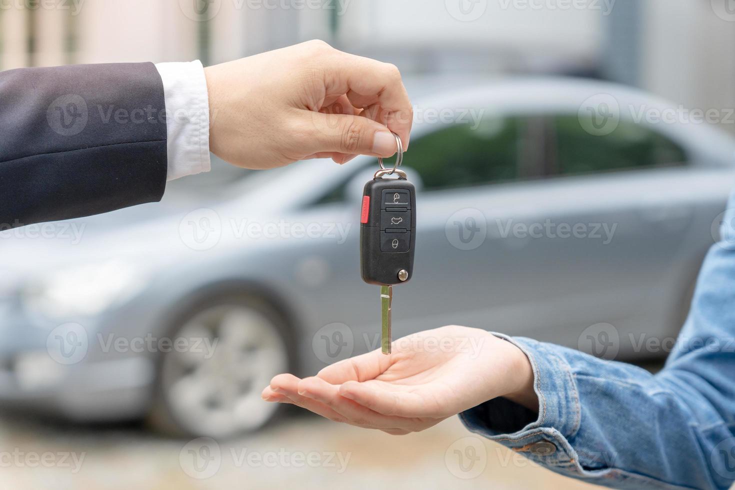 lease, rental car, sell, buy. Dealership manager send car keys to the