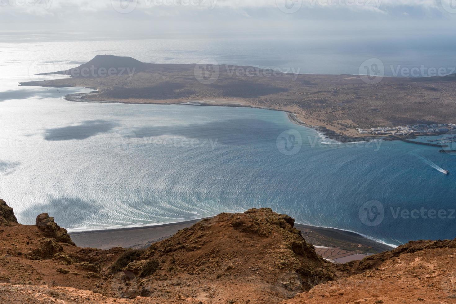 Isla graciosa from Lanzarote photo