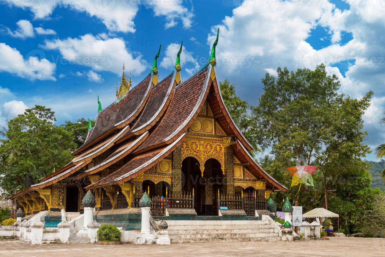 Wat xieng thong temple in luang prabang, laos. photo