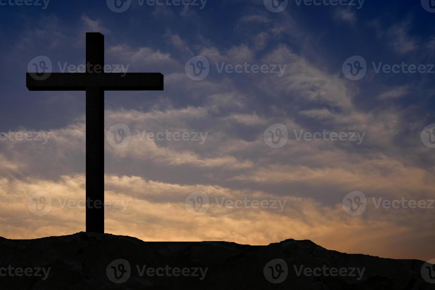 resumen de Cristo cruzar en el montaña con ligero filtración, adecuado y azul cielo y blanco nube en el Mañana para cristiano religión concepto. foto