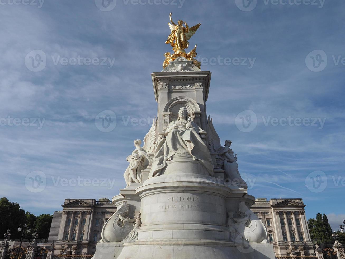Victoria Memorial in London photo