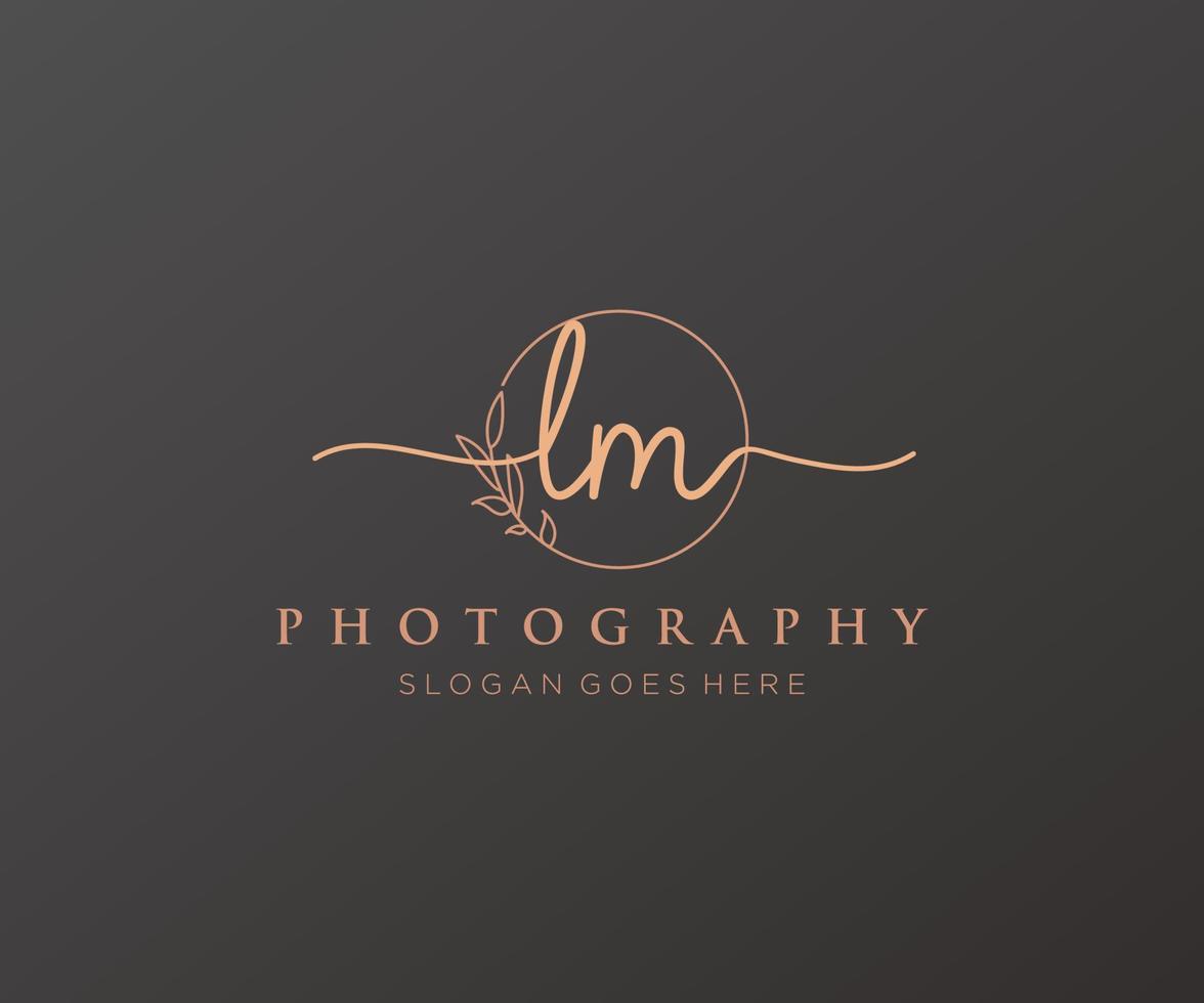 Initial LM feminine logo. Usable for Nature, Salon, Spa, Cosmetic and Beauty Logos. Flat Vector Logo Design Template Element.