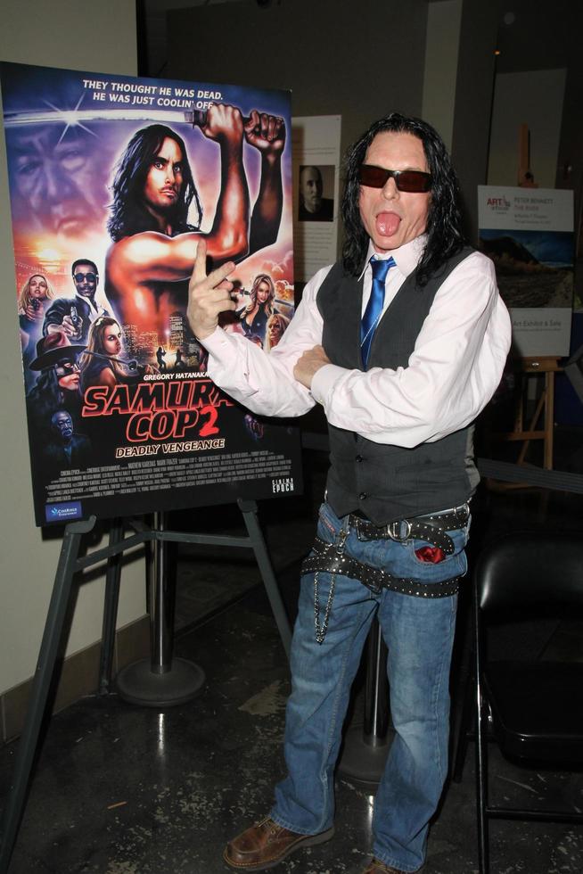 los angeles, 9 de oct - estreno de tommy wiseau en samurai cop 2 - deadly vengeance en el laemmle noho el 9 de octubre de 2015 en north hollywood, ca foto