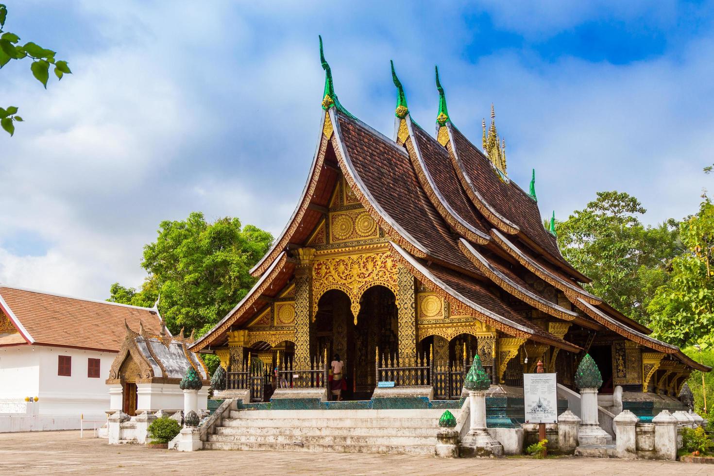 Wat xieng thong temple in luang prabang, laos. photo