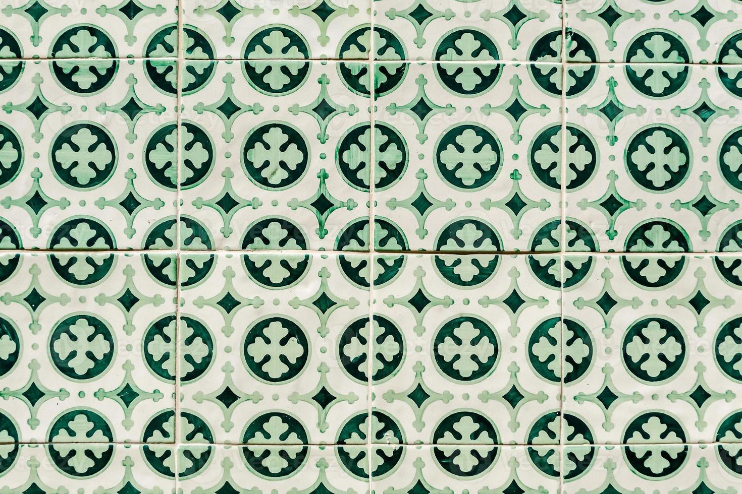 Green and white pattern photo