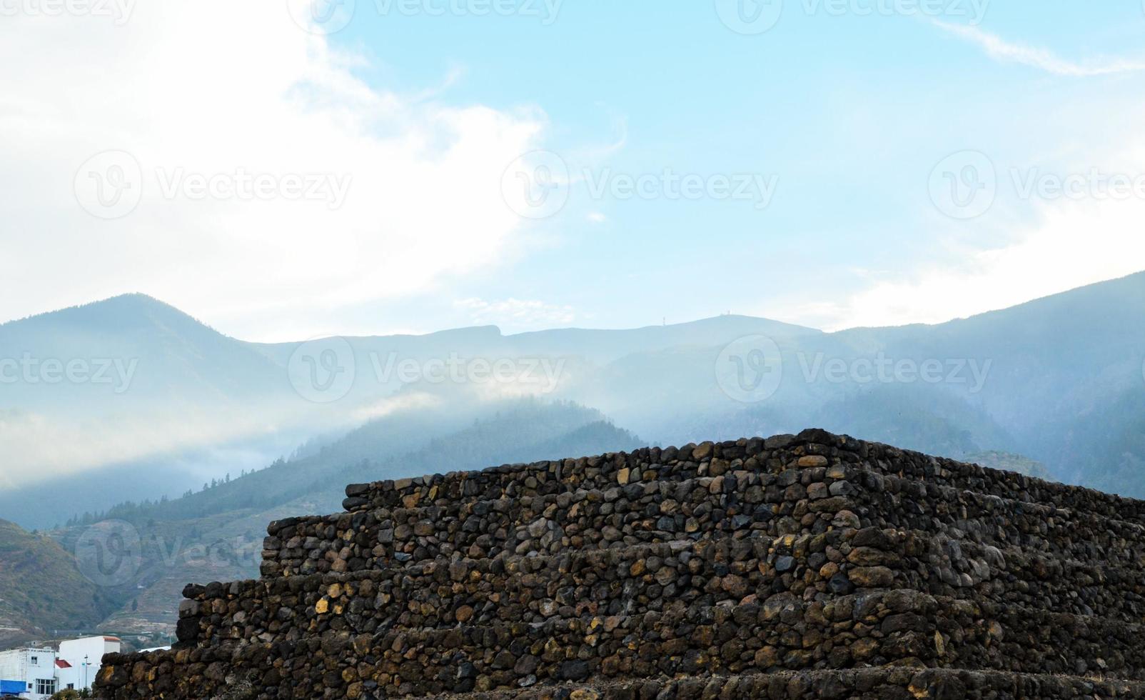 antiguo Roca pasos foto