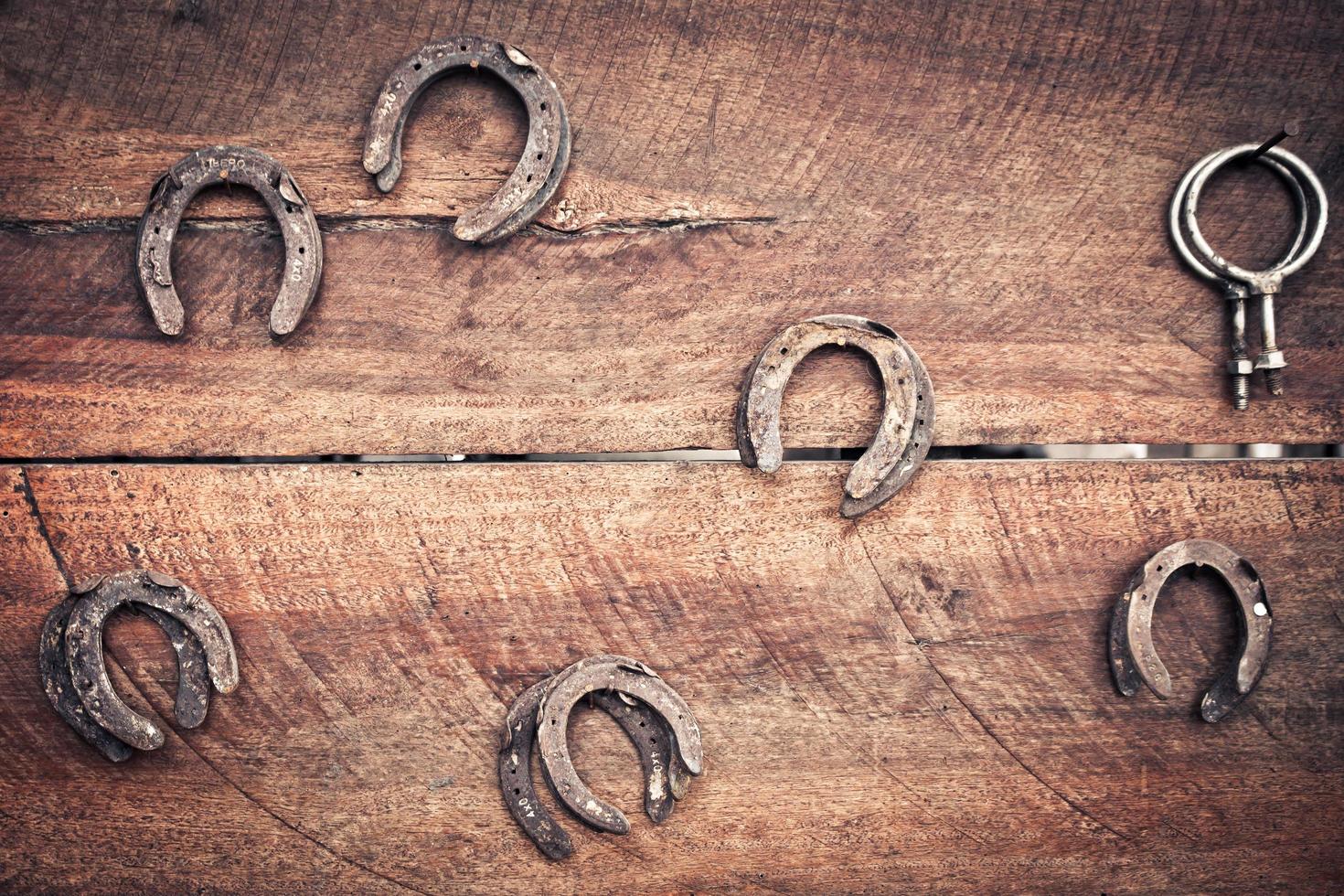 antiguo herradura en madera para Clásico estilo foto