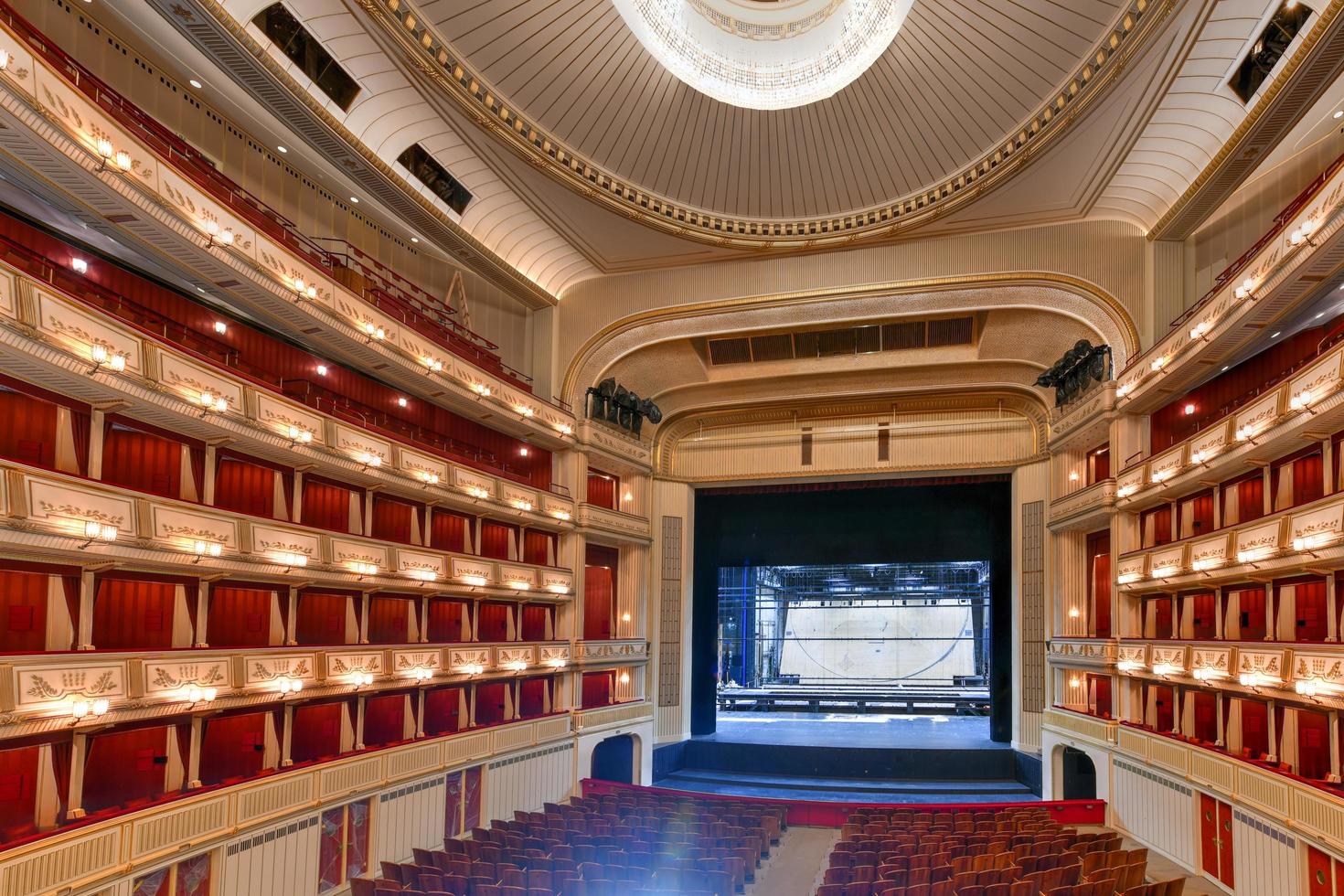 julio 13, 2021 - Viena, Austria, interior de viena estado ópera casa. salchicha Staatsoper produce 50-70 óperas y ballets en acerca de 300 actuación por año. foto