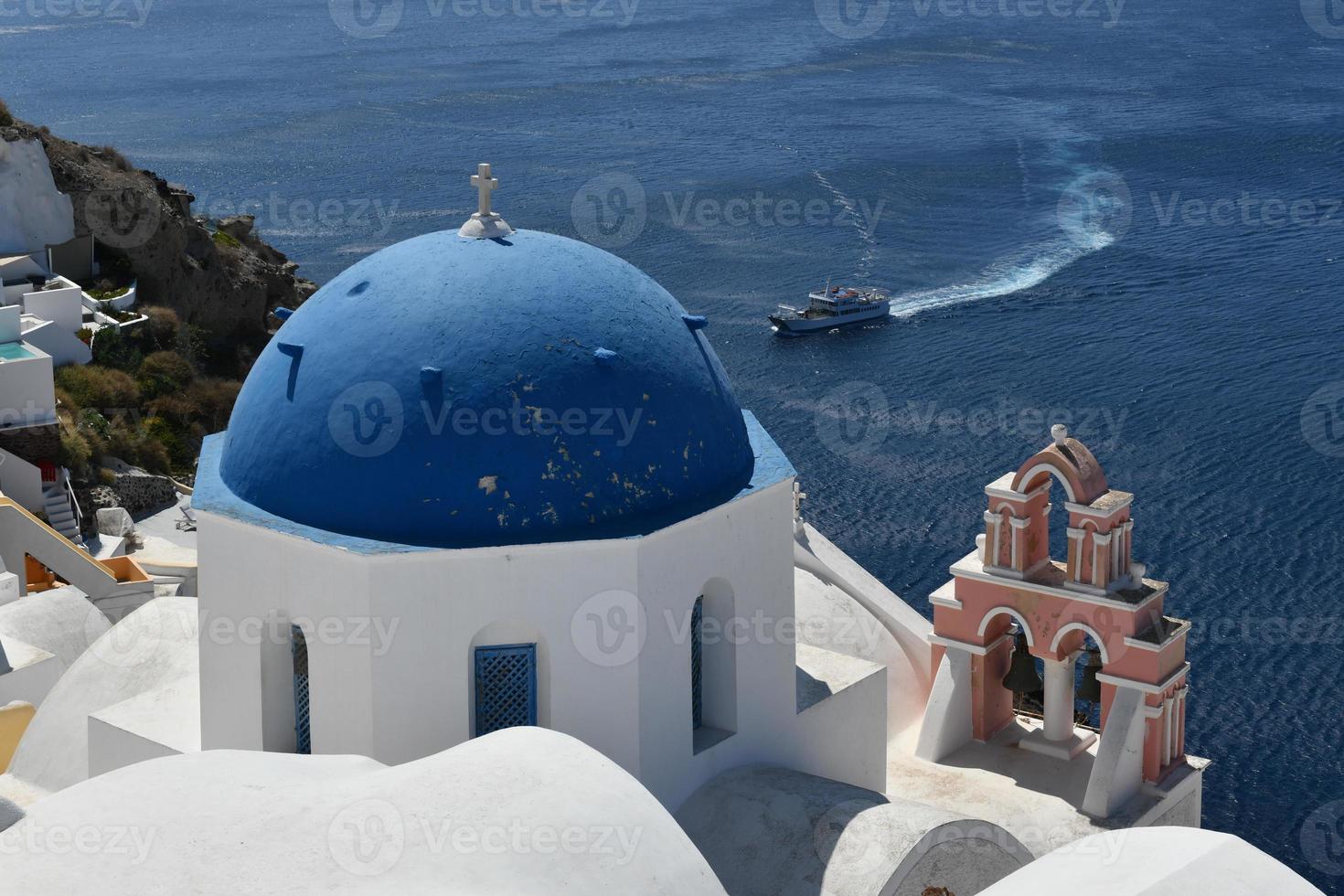 el Santo espiridón santo ortodoxo Iglesia en el griego isla de santorini foto