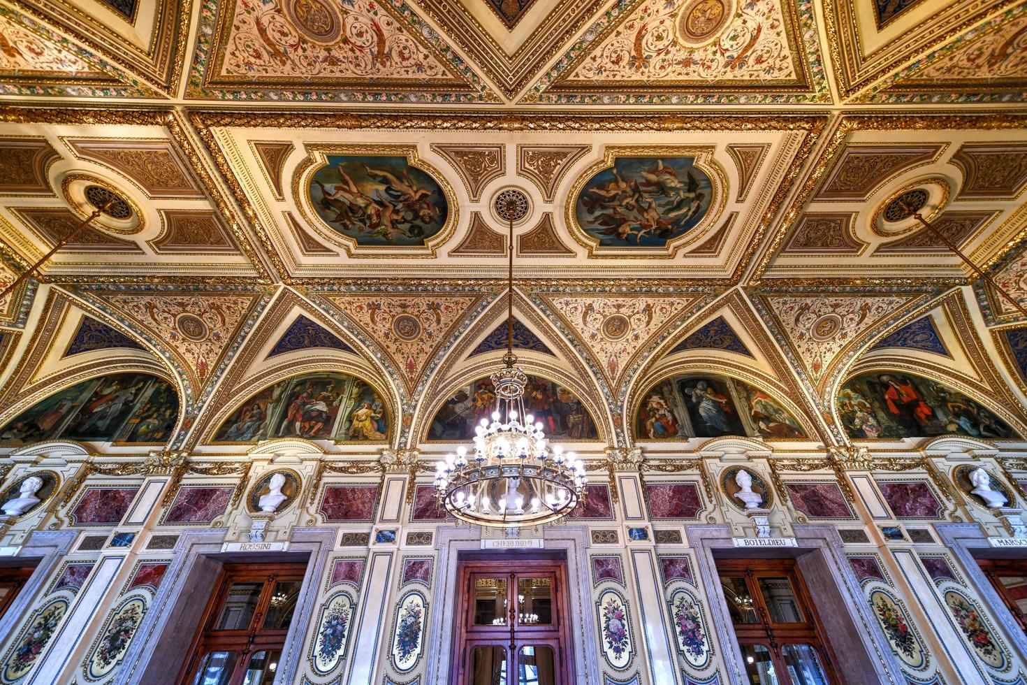 July 13, 2021 - Vienna, Austria, Interior of Vienna State Opera House. Wiener Staatsoper produces 50-70 operas and ballets in about 300 performance per year. photo