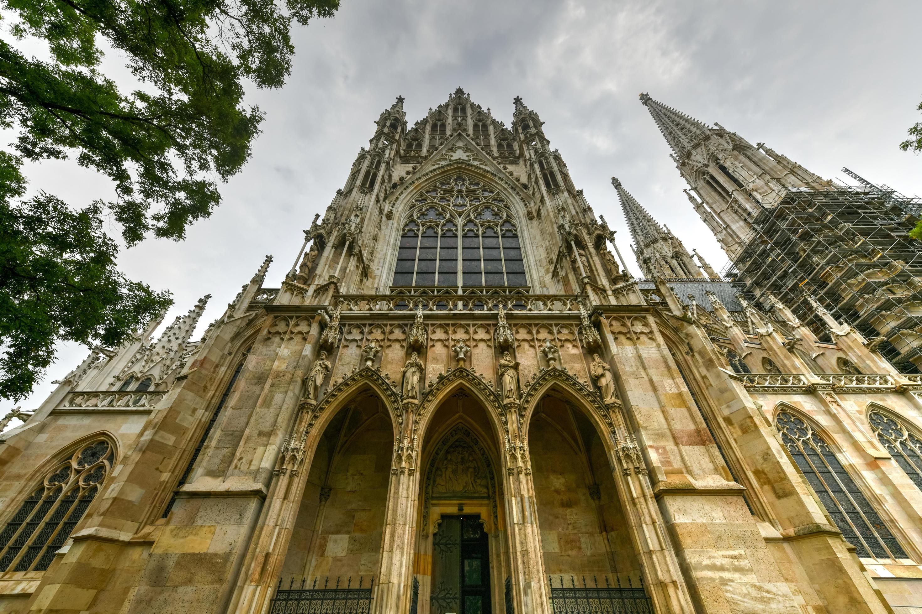 The Historical Gothic House in Old Vienna, Austria Editorial Photography -  Image of architecture, medieval: 150454612