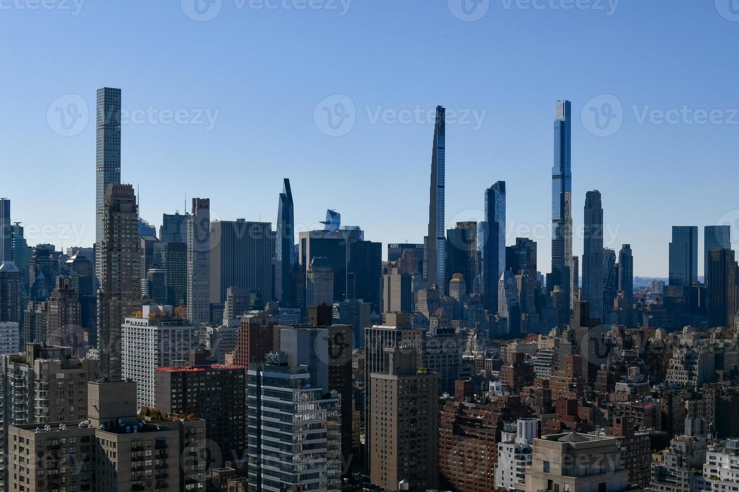 multimillonarios fila, un colección de súper alto residencias para el súper rico principalmente en Oeste 57º calle, visto desde centro de la ciudad este. foto