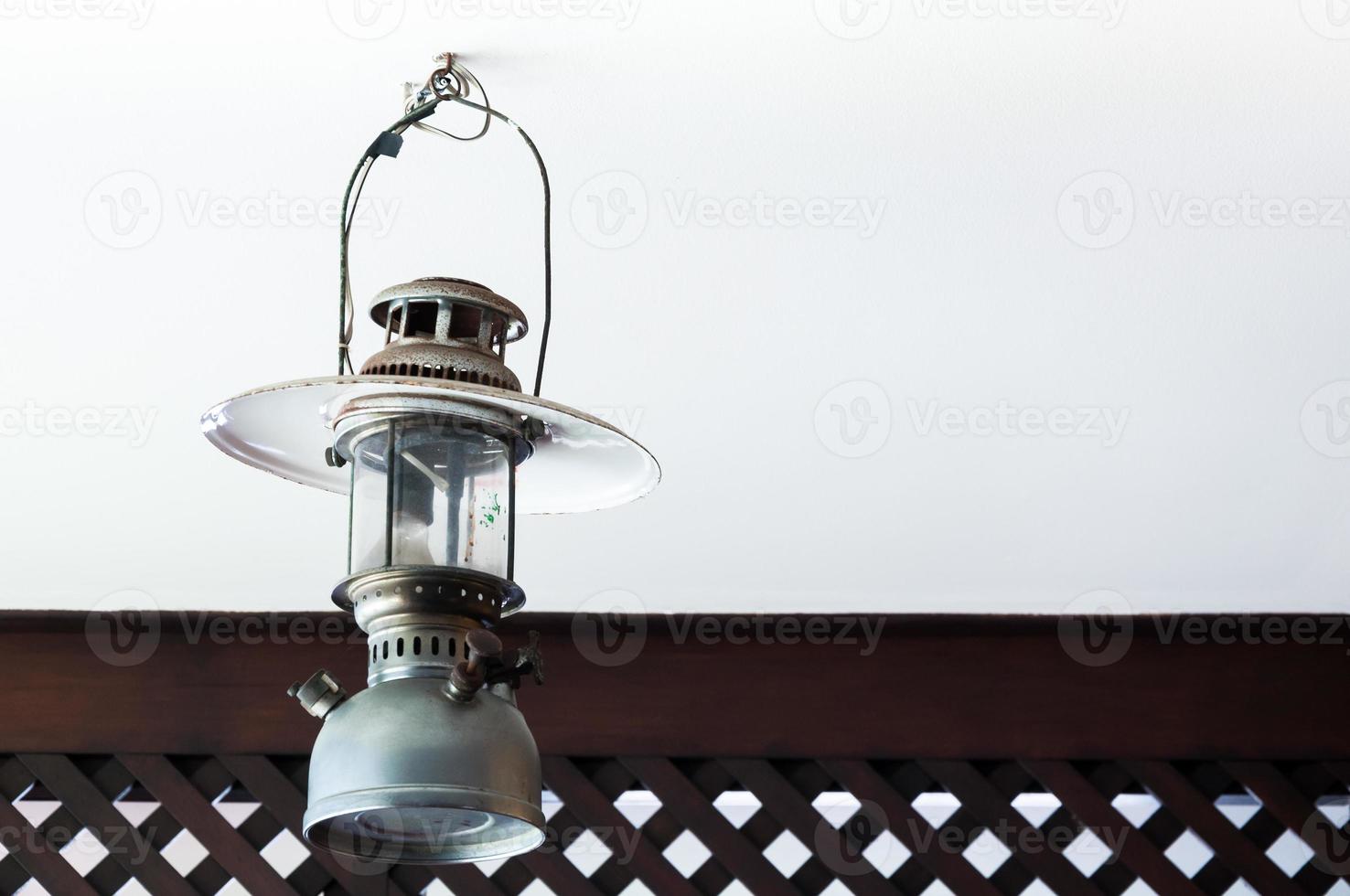 Clásico queroseno lámpara, gasolina lámparas cubiertas gasolina linterna, queroseno lamparas decoración foto