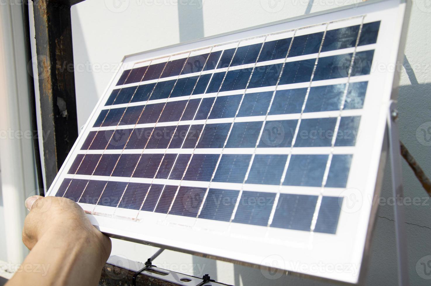 solar paneles, limpiar energía son convirtiéndose cada vez más popular. foto