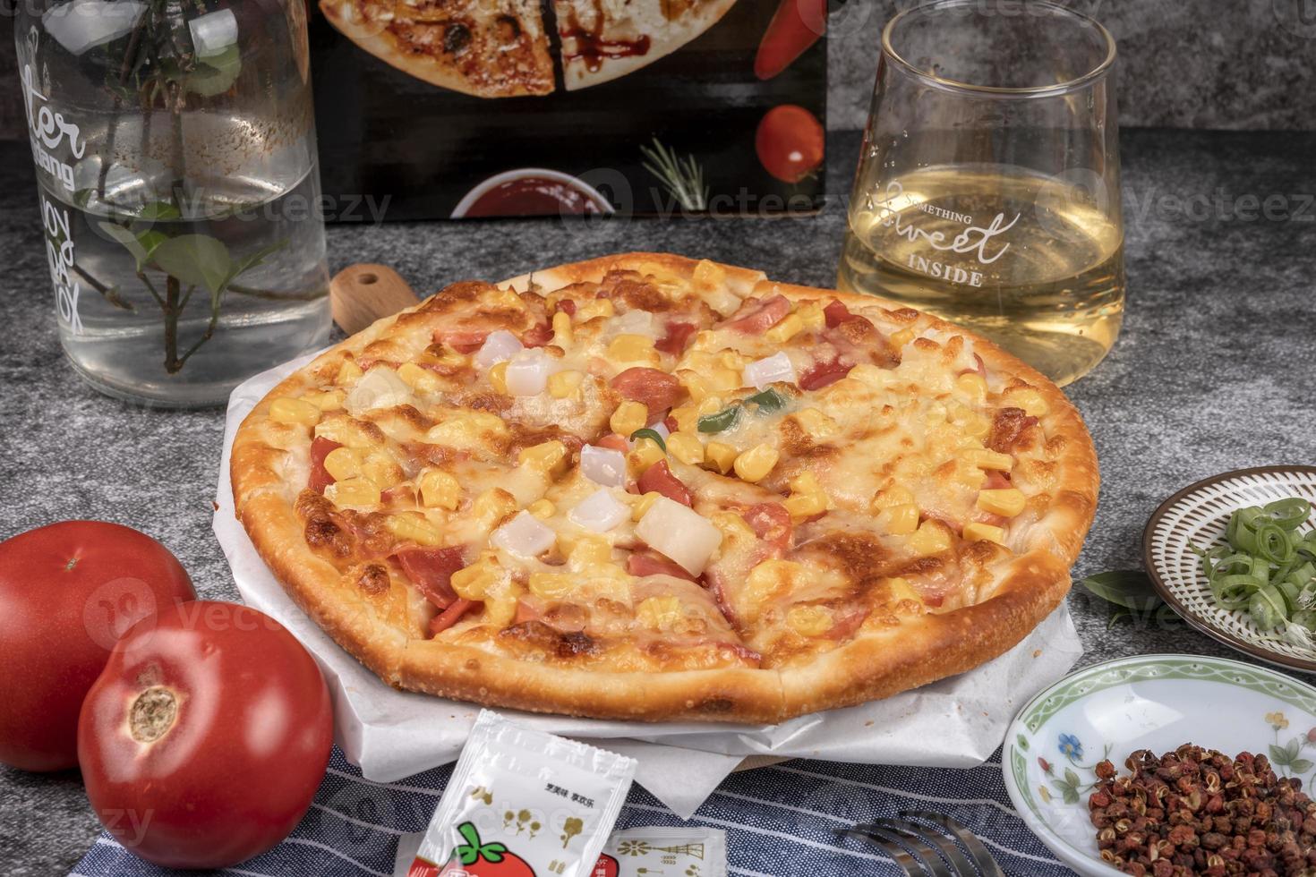 pizza gourmet pizza salas cheese background photo