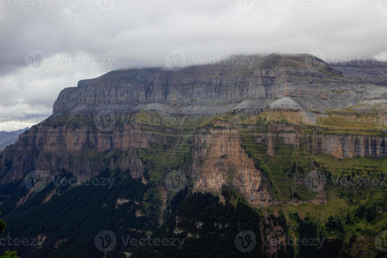 montañas de parque nacional Ordesa y monte perdido foto