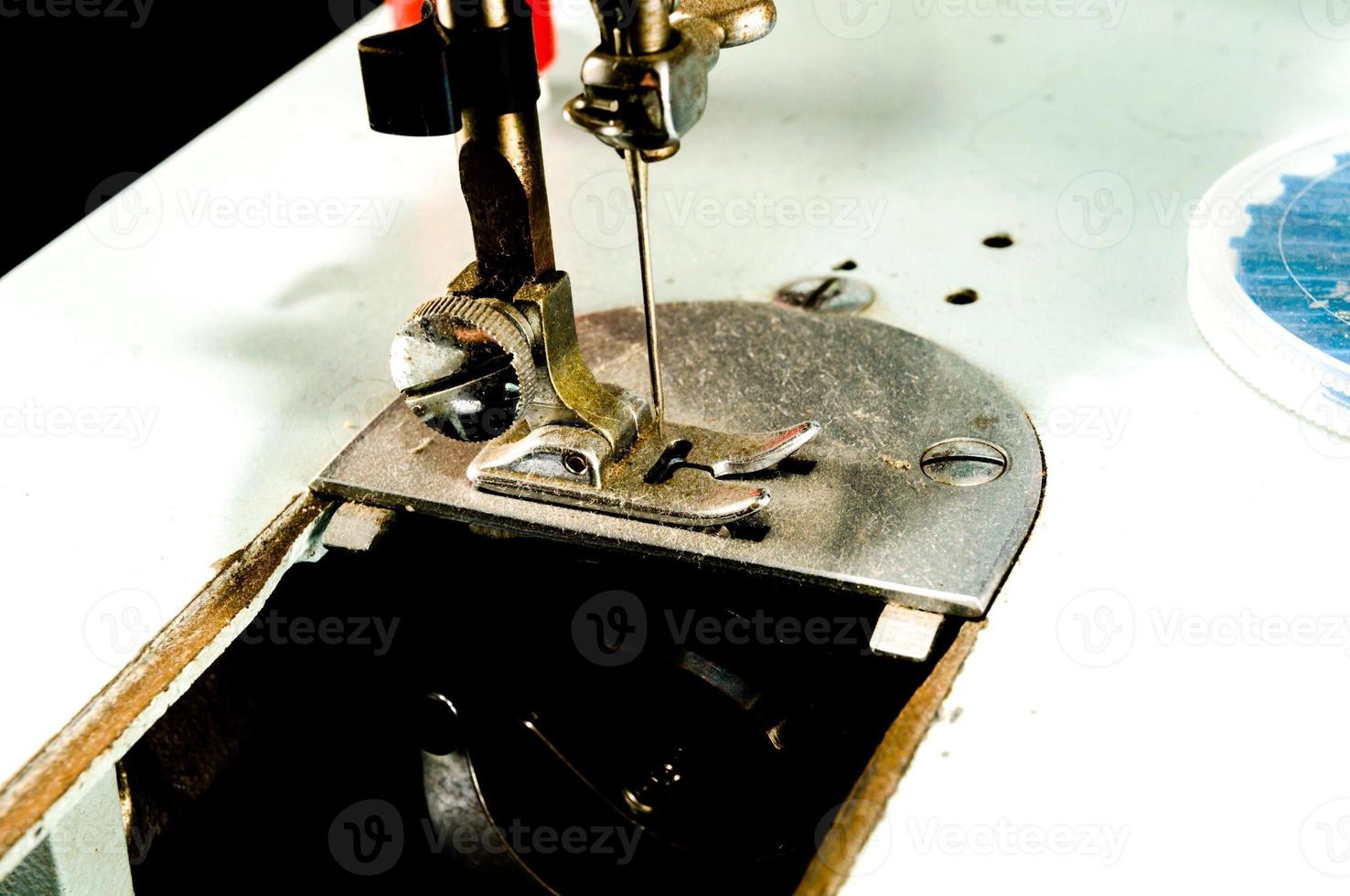 máquina de coser de cerca foto