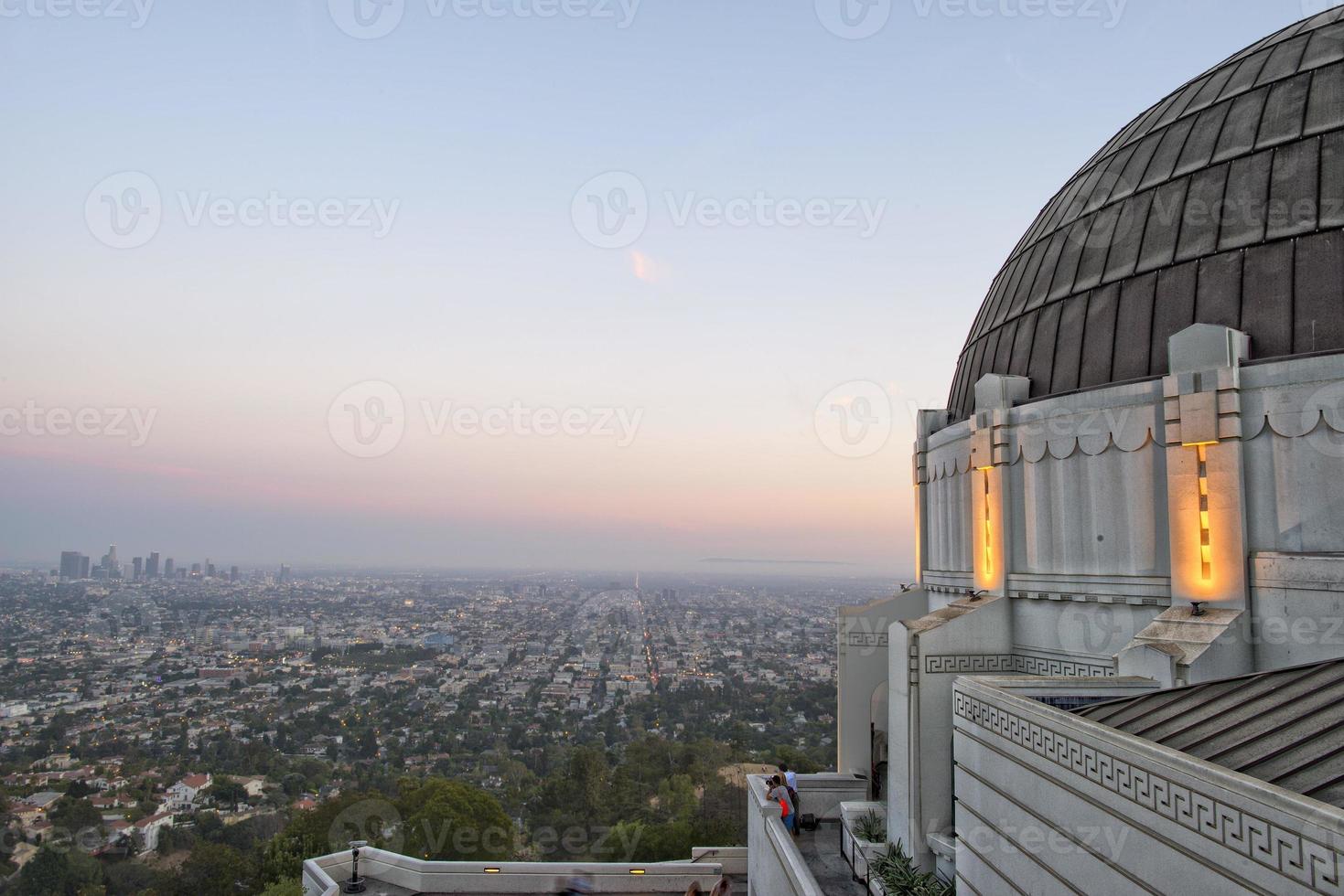 vista nocturna de los angeles desde el observatorio foto