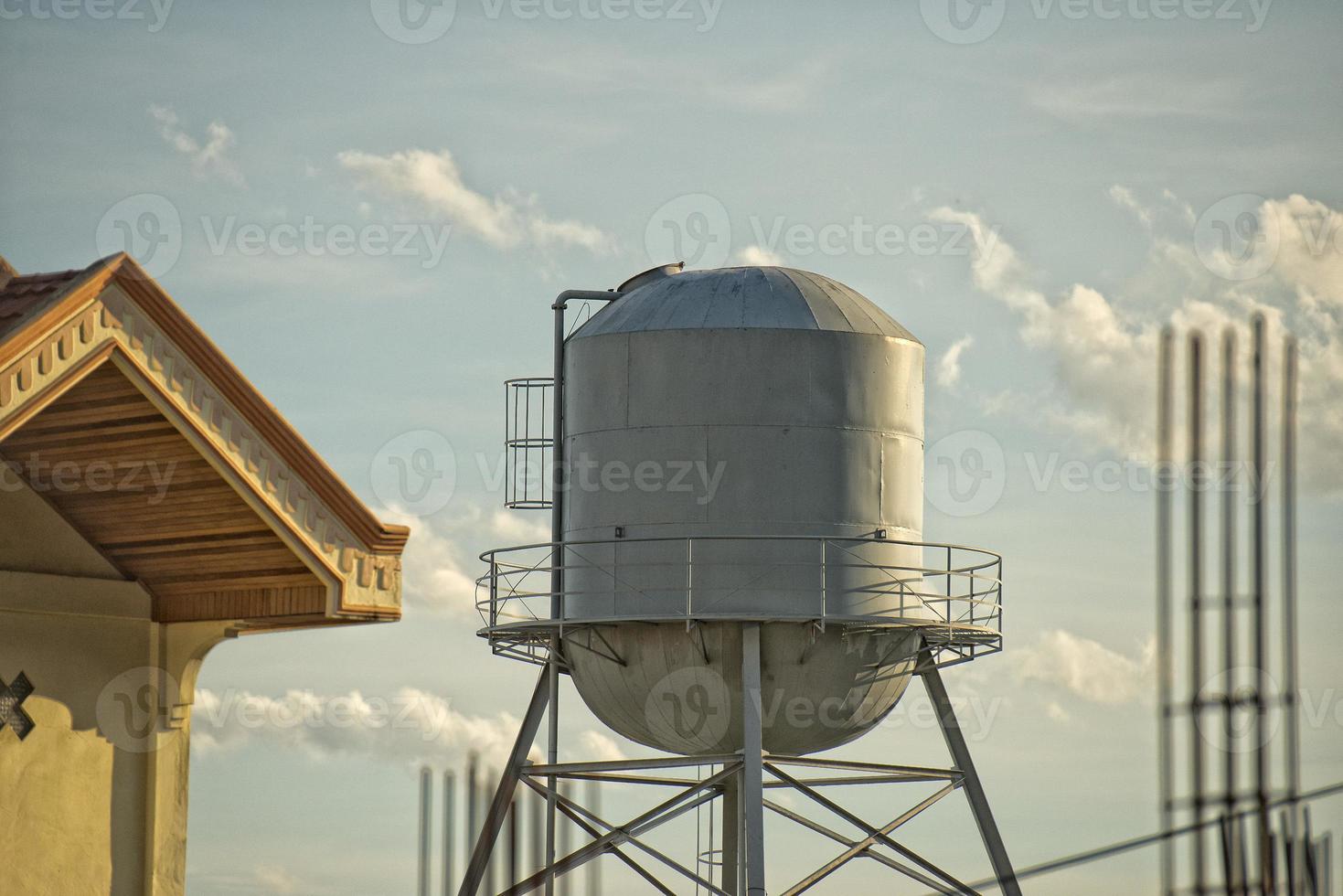 grain metallic silo photo