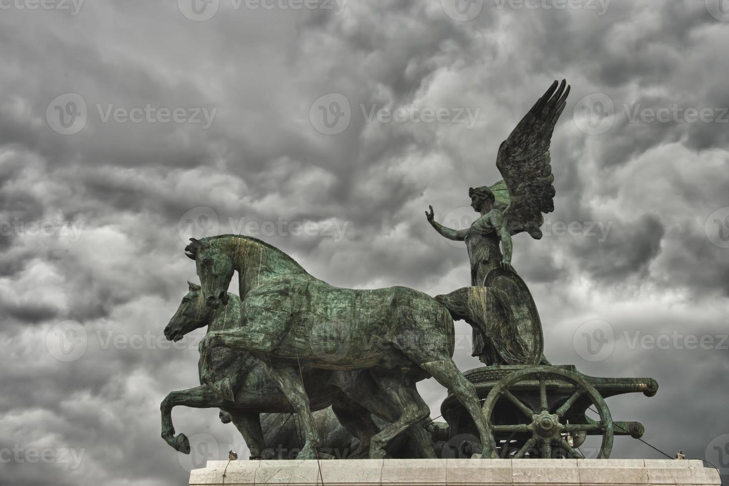 Rome milite ignoto bronze chariot statue photo