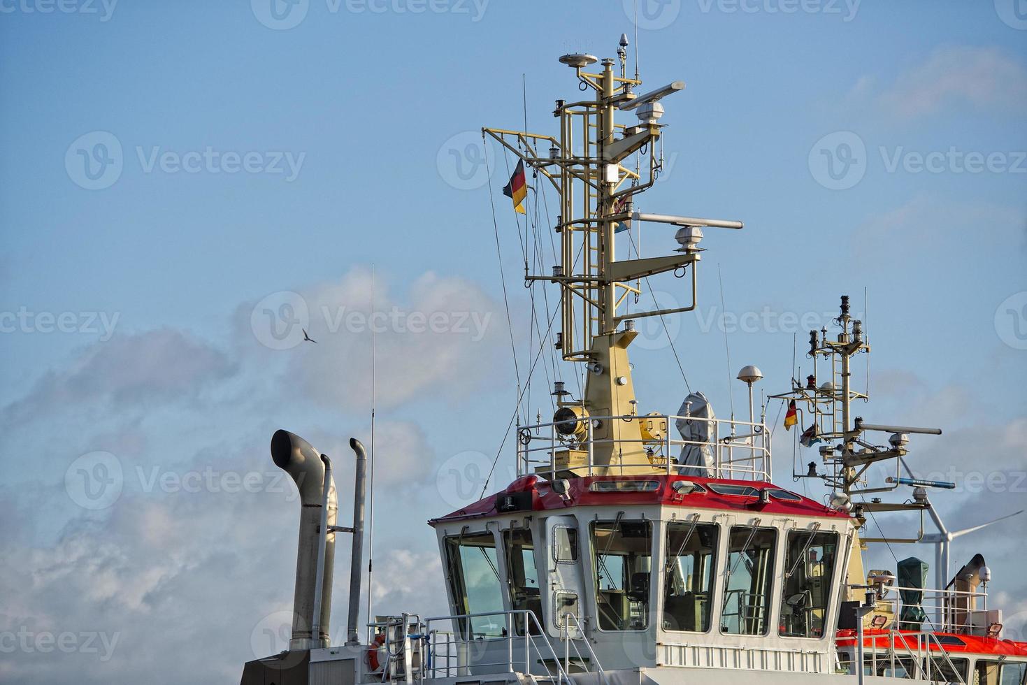 hamburg port tugboat photo