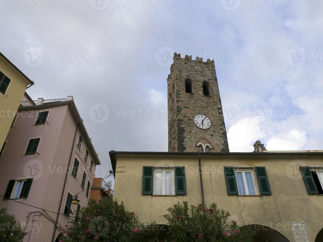 monterosso cinque terre pintoresco pueblo foto