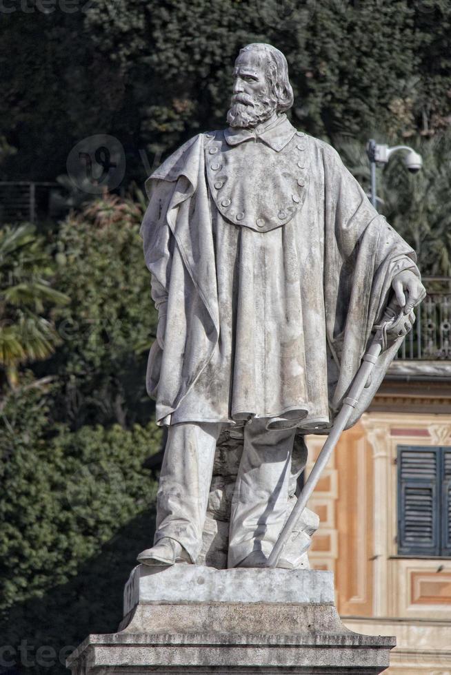 giuseppe garibaldi statue photo