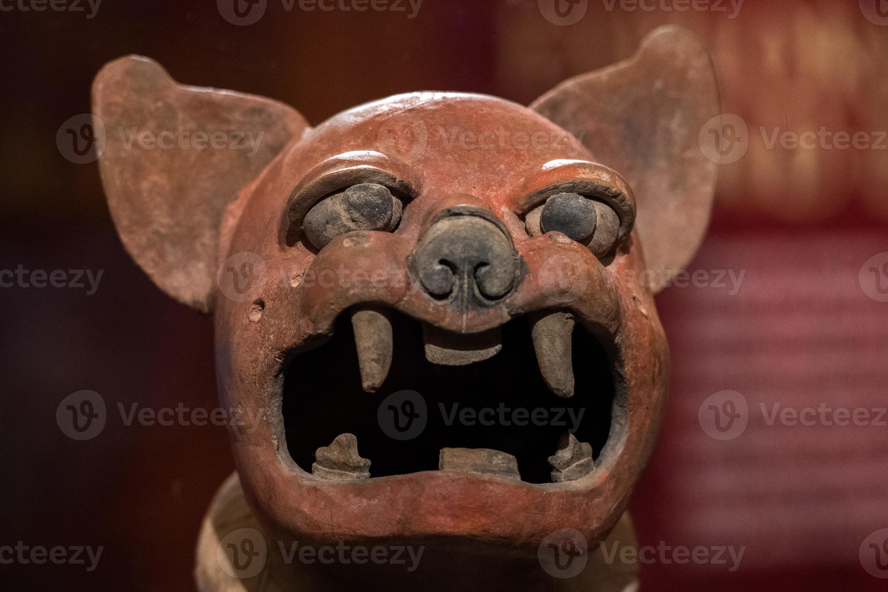 maya jaguar sculpture close up detail view 20180165 Stock Photo at Vecteezy
