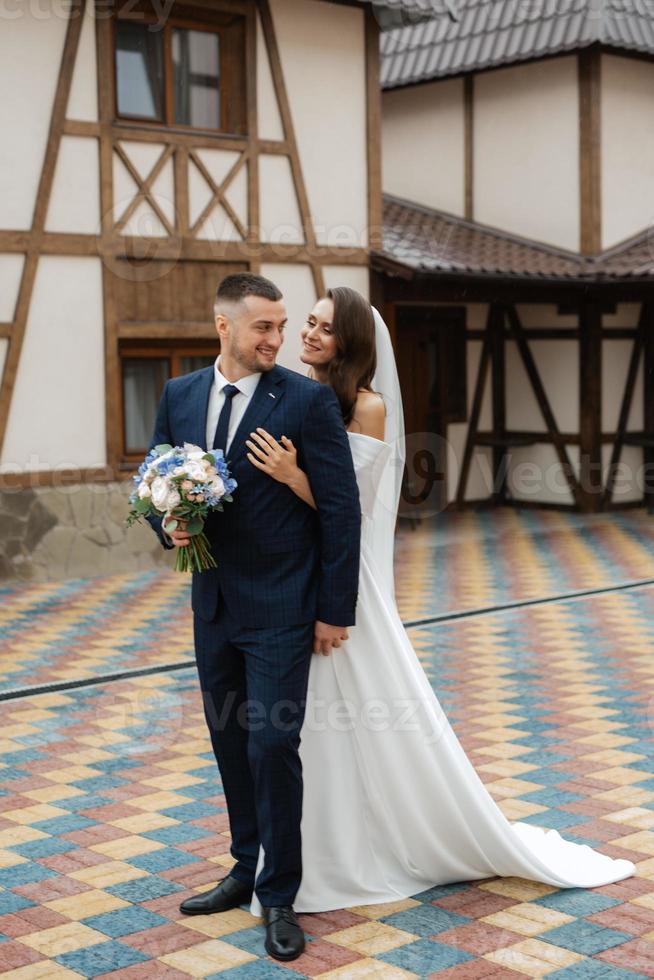 the first meeting of the bride and groom photo