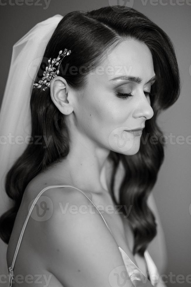 morning of the bride and her preparations photo