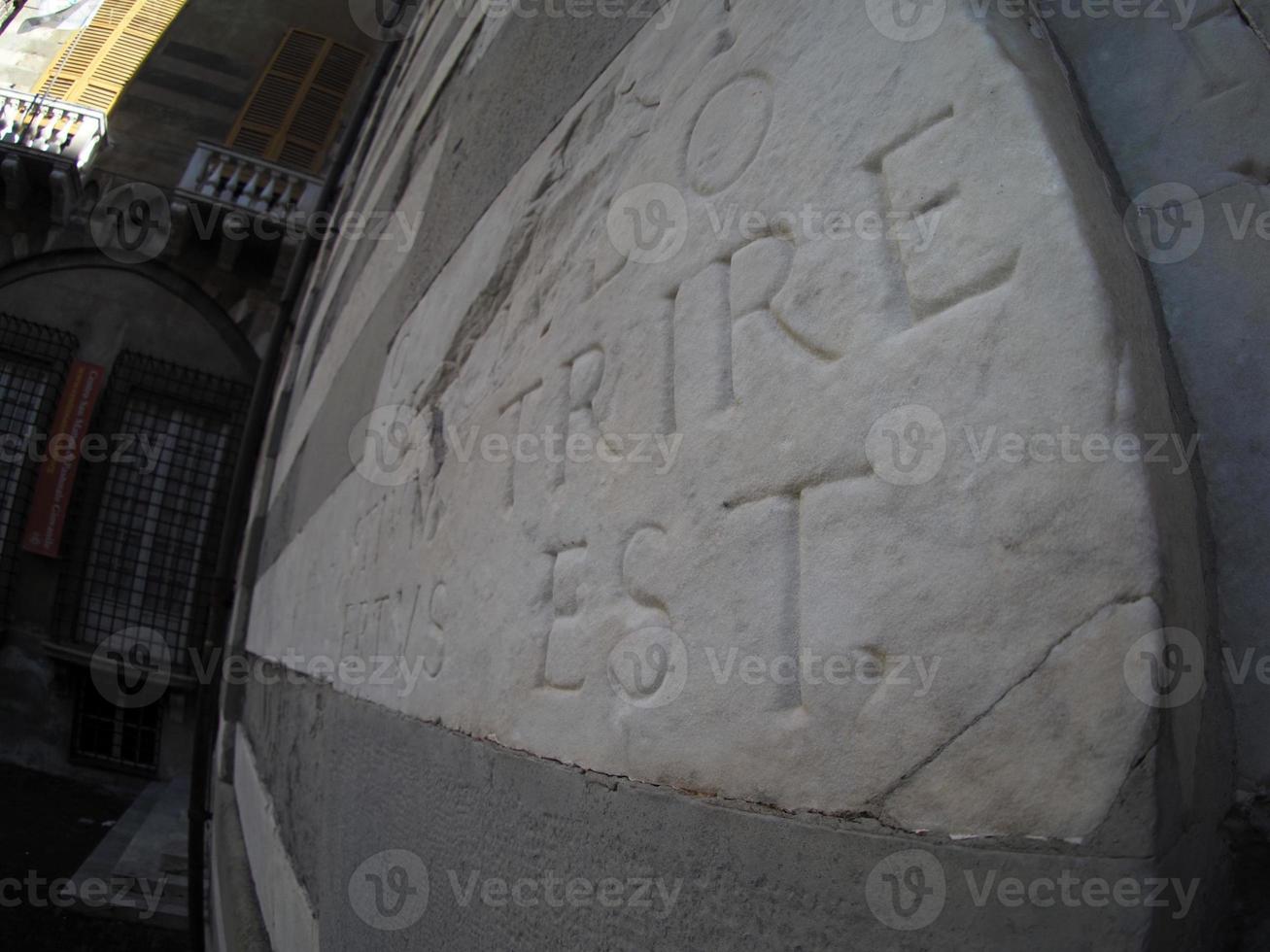 génova san mateo san mateo antigua iglesia histórica escrituras latinas y decoraciones foto