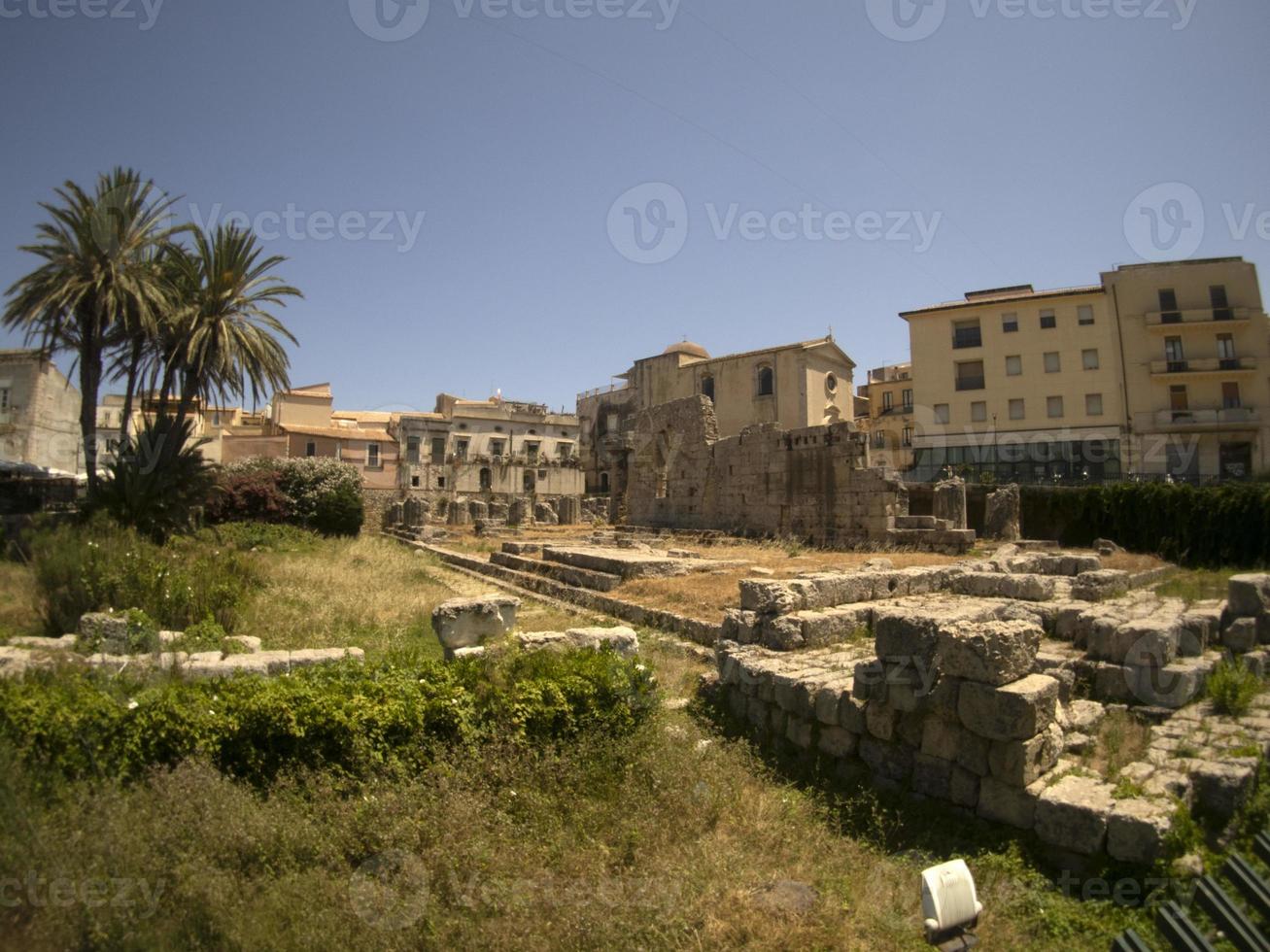 templo de apolo siracusa sicilia italia foto