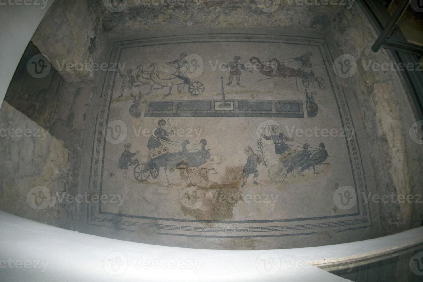 antiguo mosaico romano de villa del casale, sicilia foto