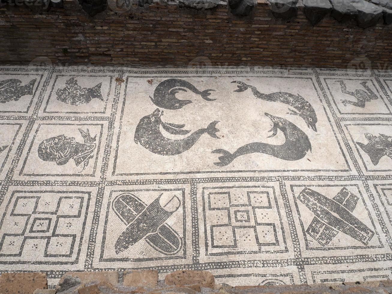 viejo antiguo ostia ruinas arqueológicas baño complejo mosaico foto