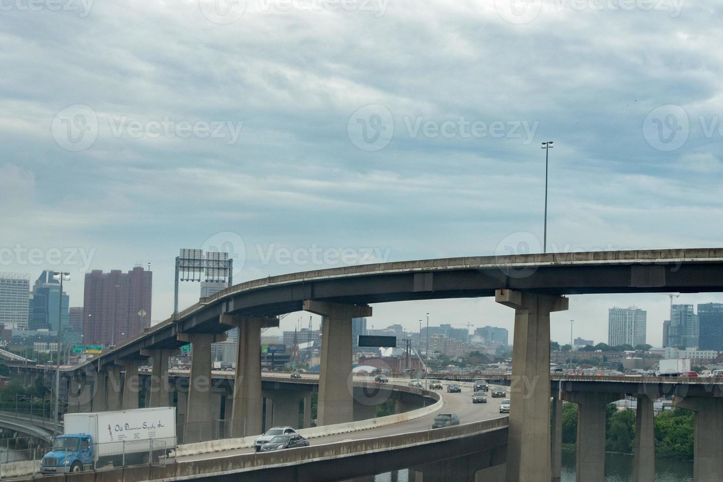 Washington, EE.UU. - 23 de junio de 2016 Carretera congestionada de Maryland en un día lluvioso foto