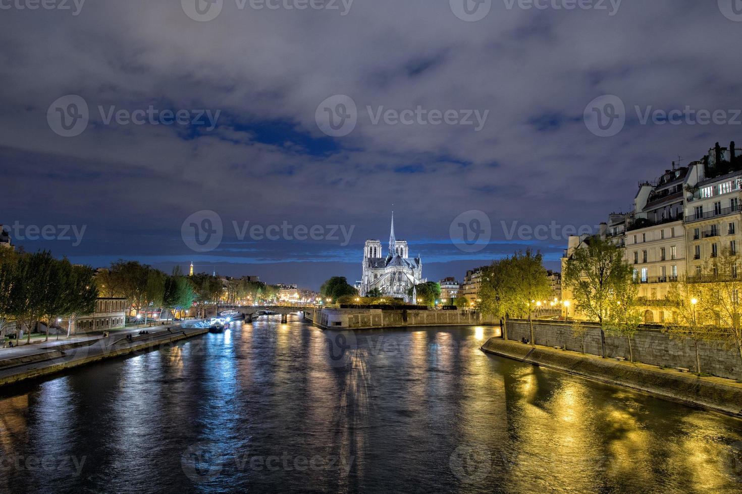 notre dame paris night view photo