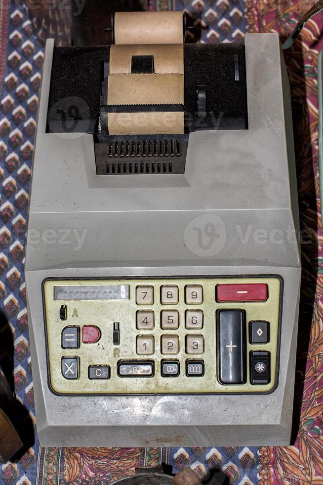 antiguo antiguo Clásico manivela calculadora foto