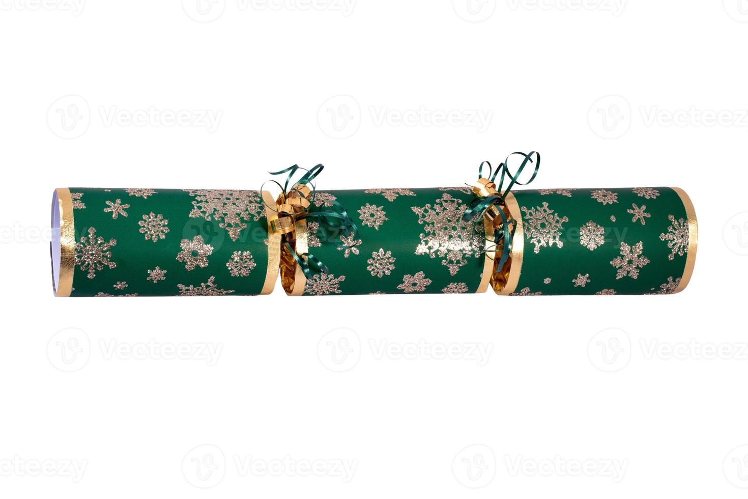 6674 Green christmas cracker isolated on a transparent background photo