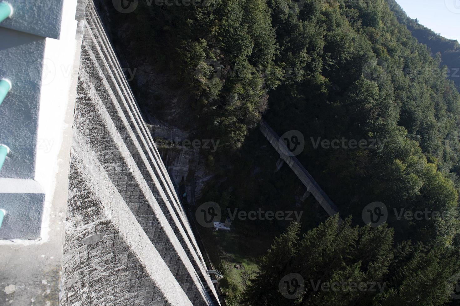 brugneto artificial lake dam liguria Italy panorama photo