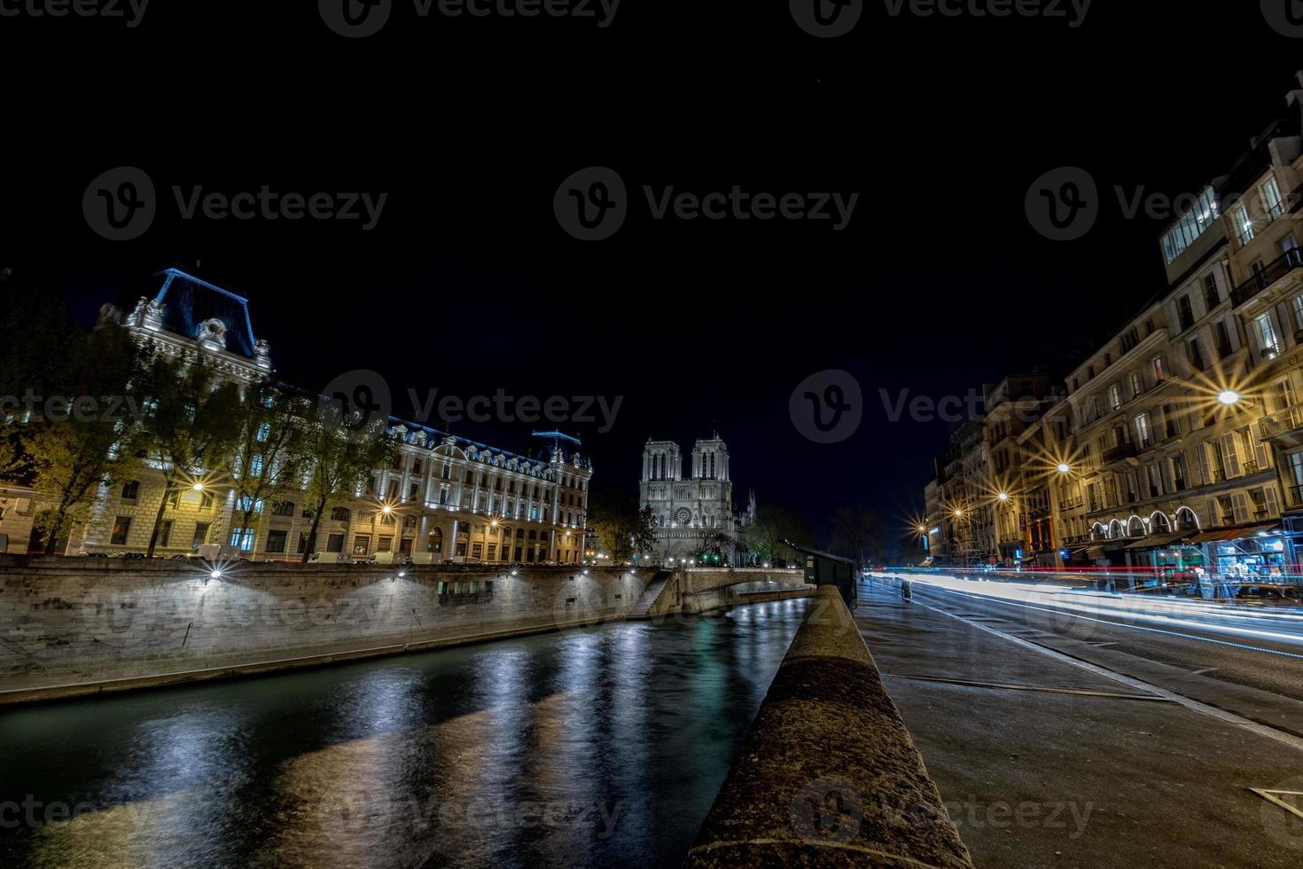 notre dame paris night view photo