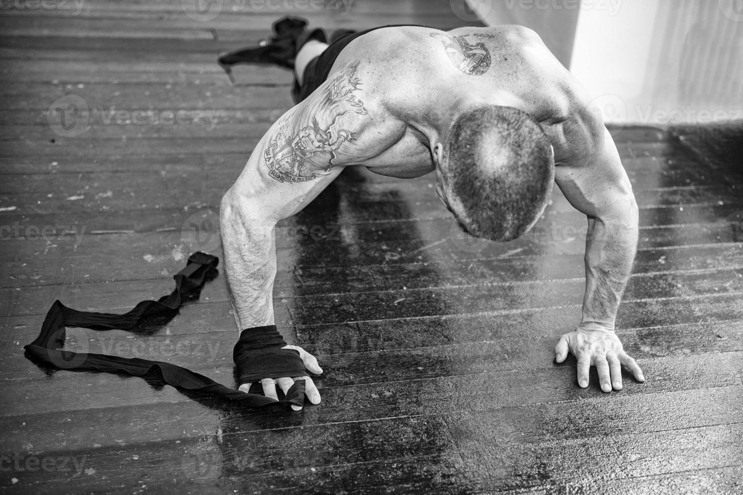 boxeador masculino europeo mientras entrena foto