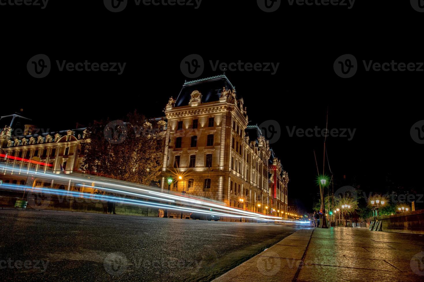 notre dame paris vista nocturna foto