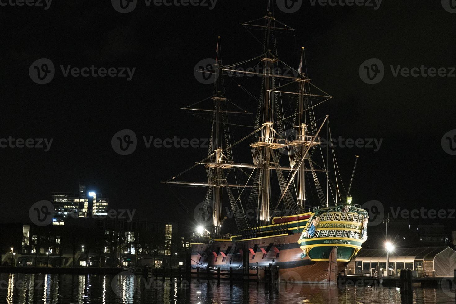 Amsterdam canal buque Embarcacion museo a noche foto