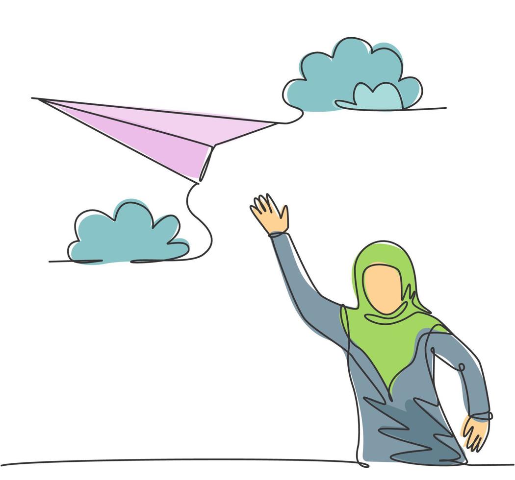 Dibujo de línea continua única joven mujer de negocios árabe agitando la mano para volar un avión de papel. gerente profesional. concepto de metáfora del minimalismo. Ilustración de vector de diseño gráfico de dibujo de una línea dinámica