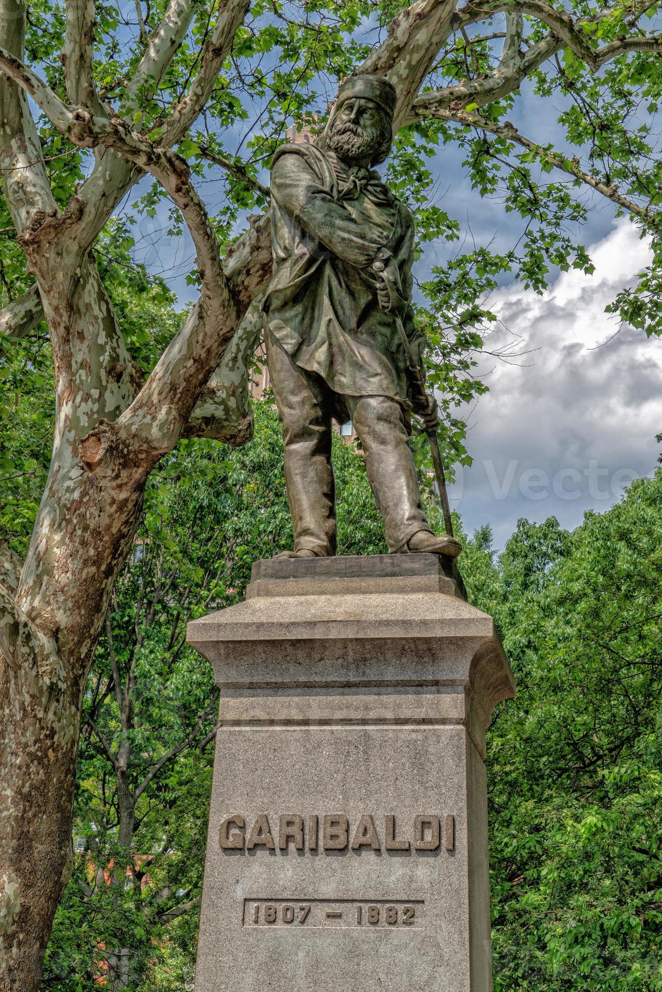 garibaldi statue in washington square new york 20298314 Stock Photo at ...