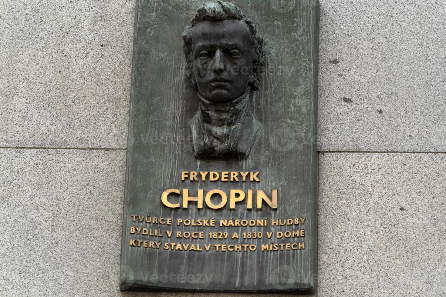 bas alivio Chopin Monumento en Praga foto