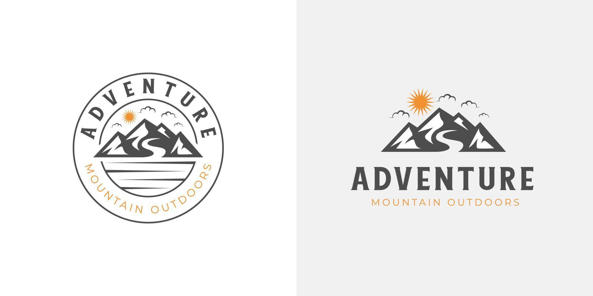 el paisaje de montaña con rocas al amanecer, el mar y el sol para el logotipo de viaje de aventura hipster se puede usar en la cruz del ciclista vector