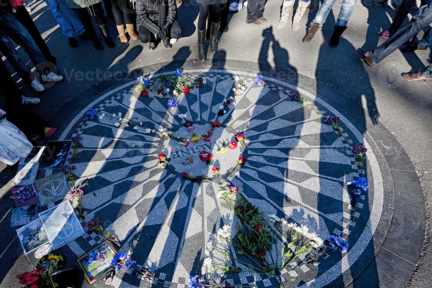 New York Strawberry Fields Imagine John Lennon Memoria photo
