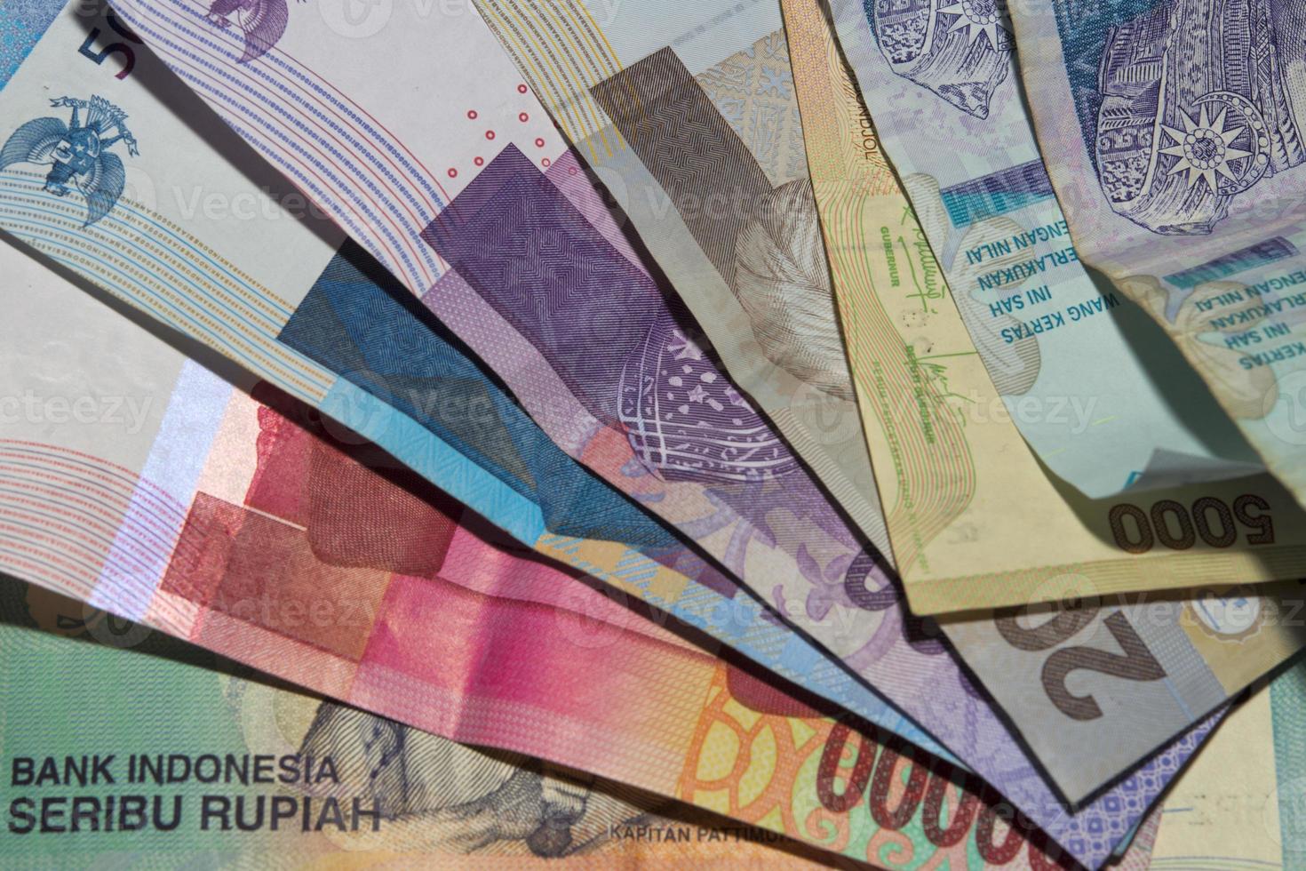 Indonesia rupia papel dinero diferente valor foto