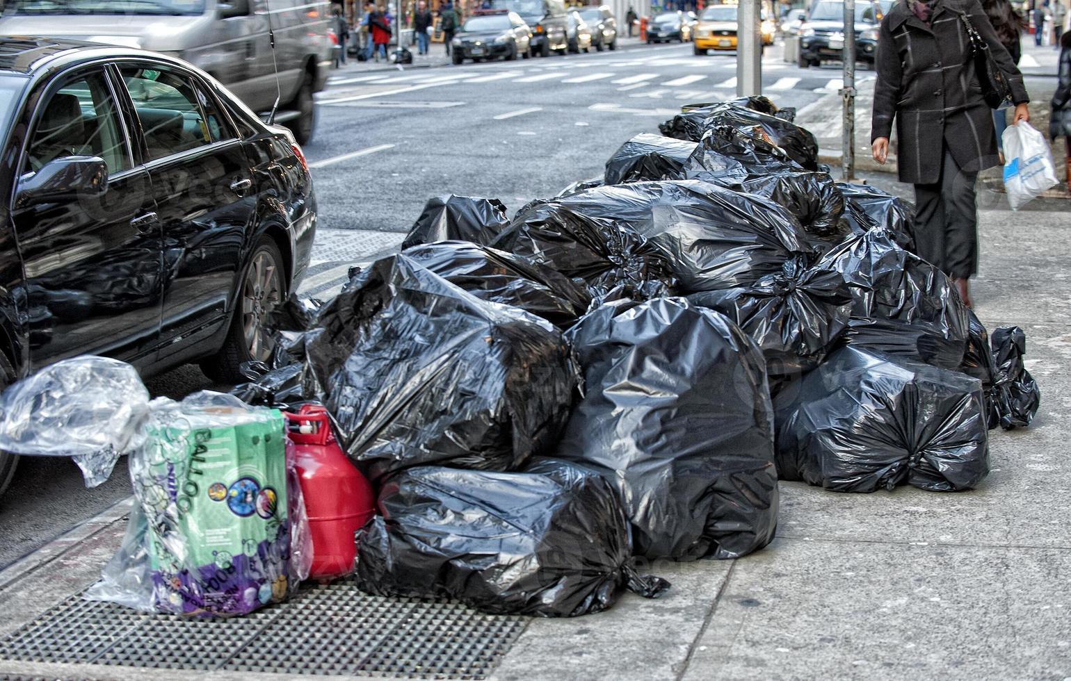 garbage in new york street photo